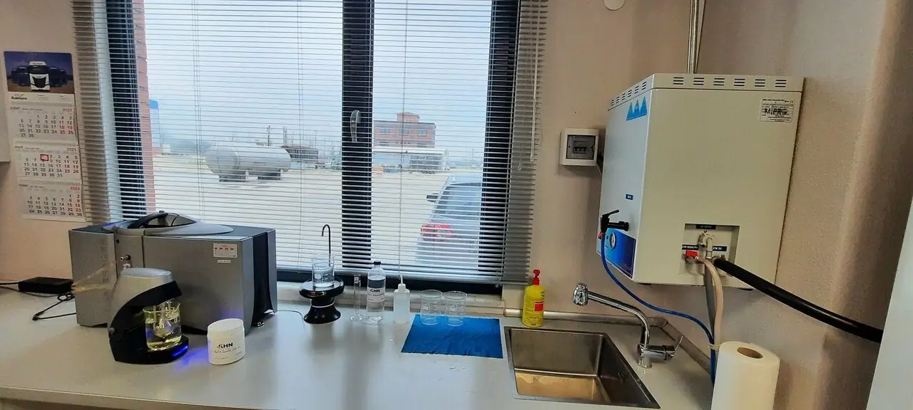 Laboratory workstation